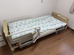 快適なベッドの居室