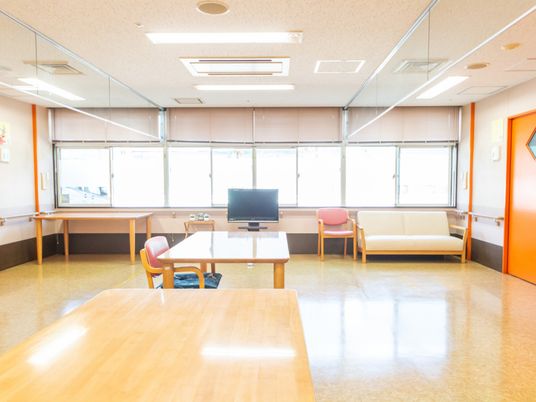 自然光の入る共有スペース