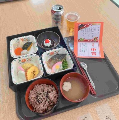 食事のトレイ