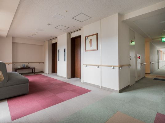 広々とした廊下の様子