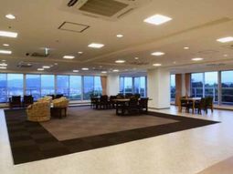 広々明るいリビング空間