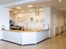 明るい受付エリア