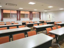 多目的室の清潔な空間