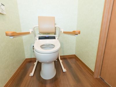 バリアフリー設計のトイレ
