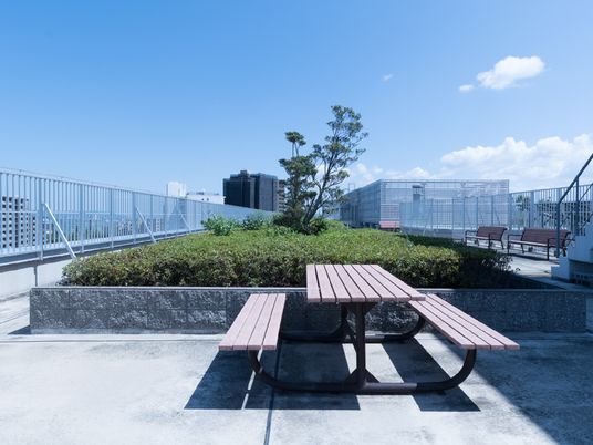 屋上の休憩スペース