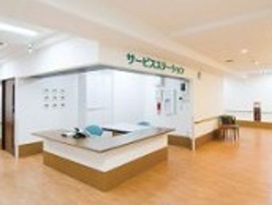 明るく広々とした休憩室
