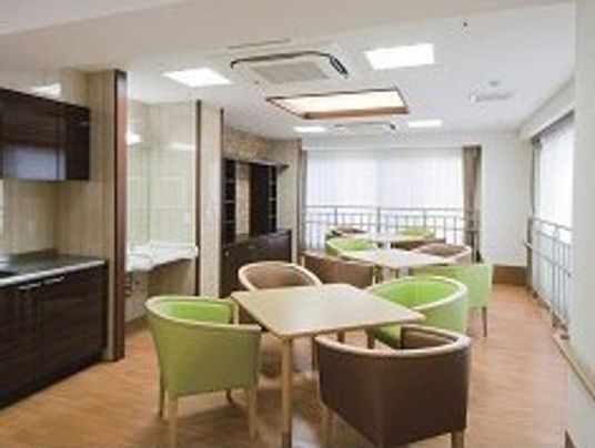 ゆったりとしたダイニングスペース