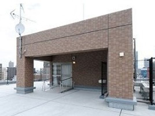 煉瓦造りの出入口