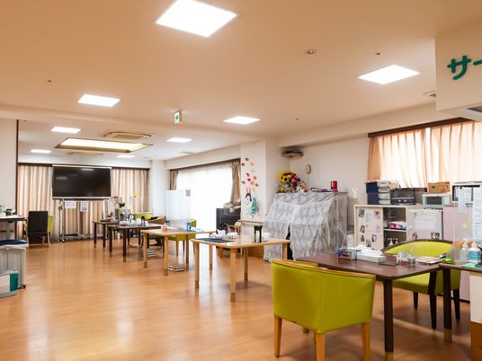広々としたラウンジ