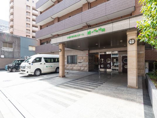 エントランス前