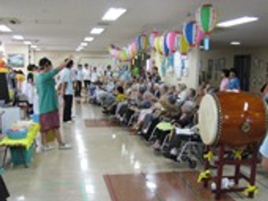 賑やかな多目的室