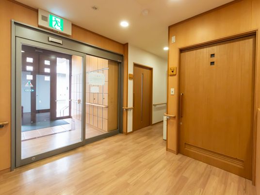 広々とした廊下