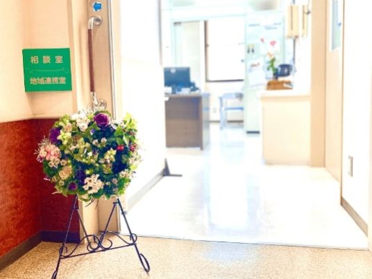 入口付近の明るい空間