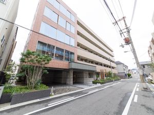 現代的な建物の外観