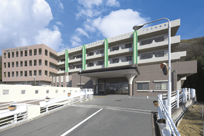 広々とした建物の外観
