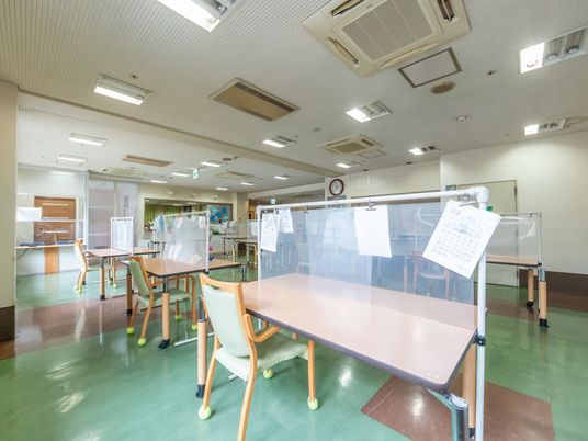 広々としたラウンジ