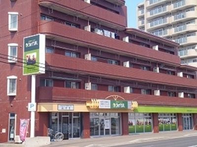 赤レンガの建物外観