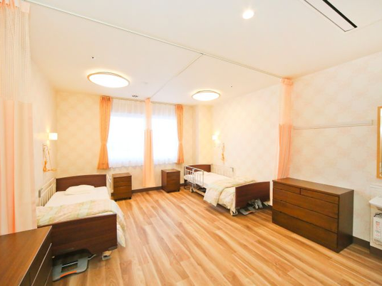 明るい二人部屋 居室  