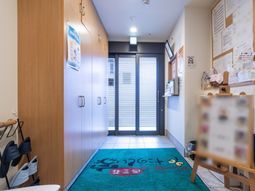 明るい廊下の様子