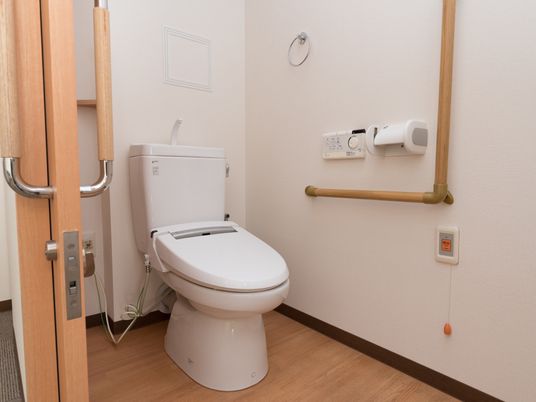 手すり付きトイレ設備