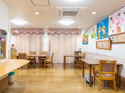 温かみのあるダイニングルーム