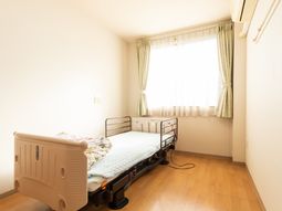 明るい居室の空間