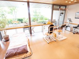 明るく広い機能訓練室