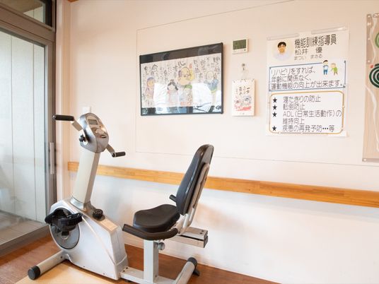 リハビリ機器のある部屋