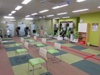 明るい機能訓練室
