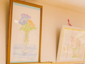 花の額縁飾りの廊下  