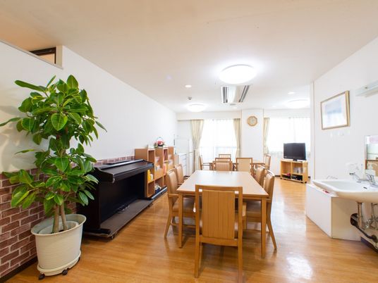 明るい居心地の食堂