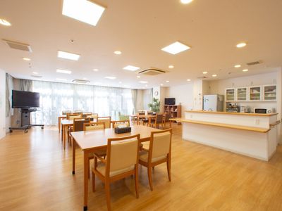 明るいダイニングの様子