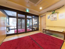 暖かみのあるエントランス