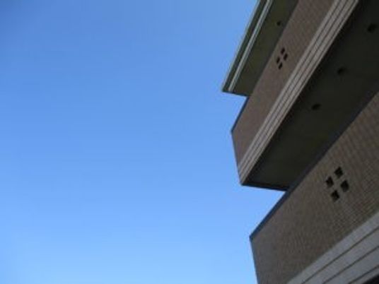施設の外観と空