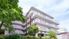 緑豊かな建物外観