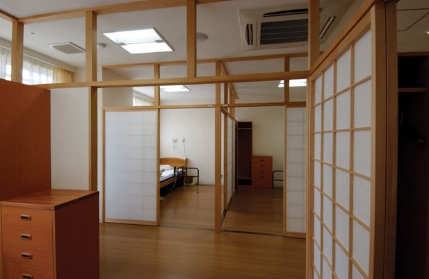 明るい和室の居室  