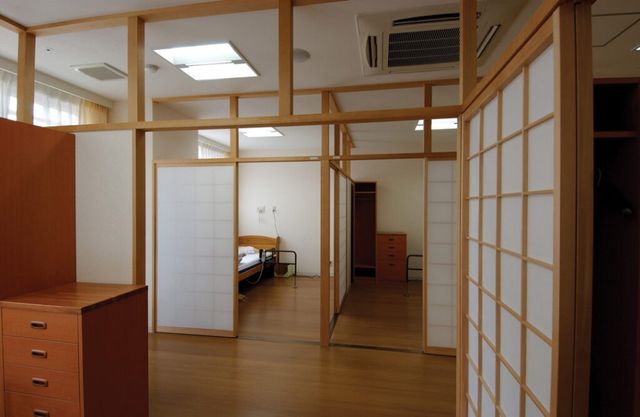 明るい和室の居室  