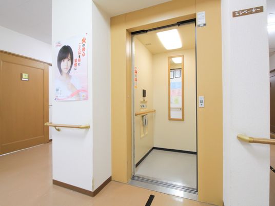 清潔感のあるエレベーター