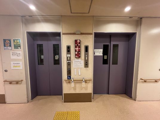 エレベーターの乗降口
