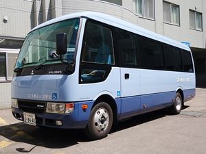 送迎バスの外観  