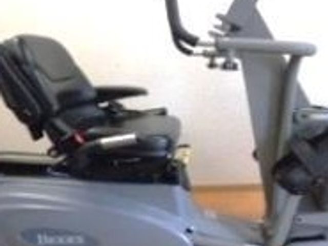 トレーニング機器の室内 機能訓練室 フィットネス機器が設置された機能訓練室です。日常の運動が手軽にできる環境が整っています。