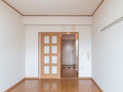 清潔な和室の居室