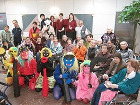 イベントを楽しむ人々