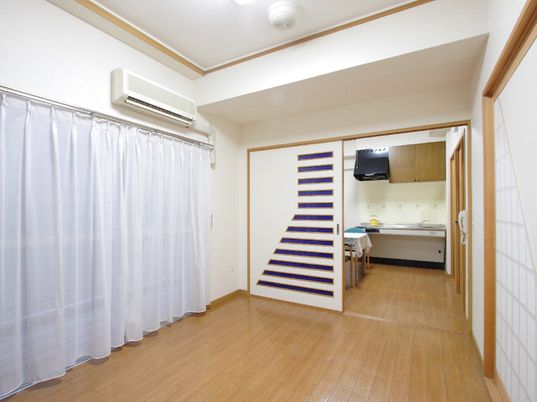 洗練された居室の内観