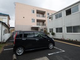 静かな通りの建物