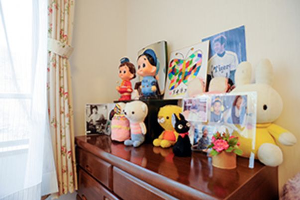 温かみのある展示の居室