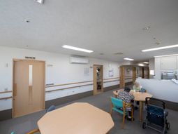 広々共有スペースと利用者