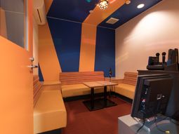 オレンジの多目的室