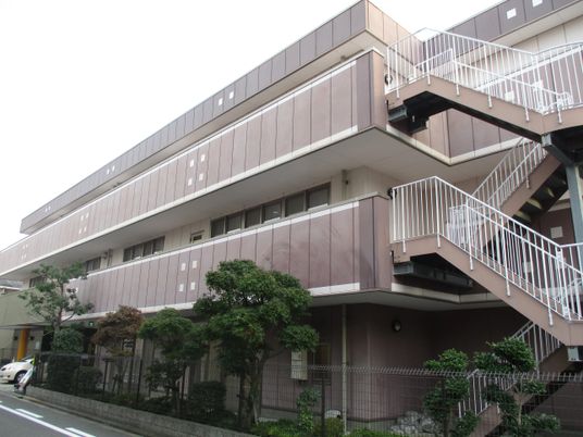 外観の建物正面  