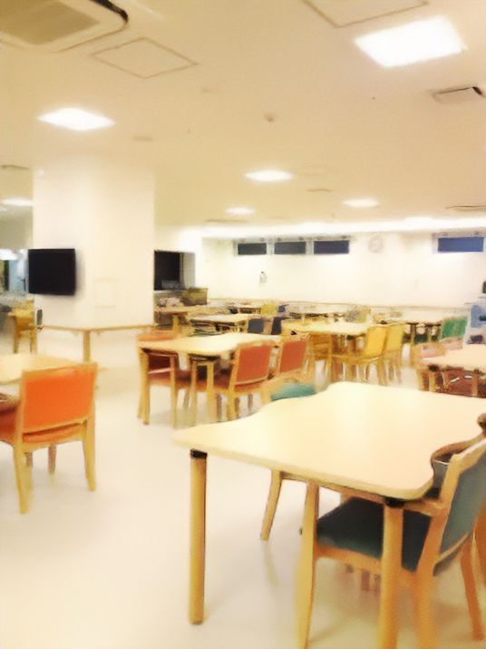 広々とした食堂の風景